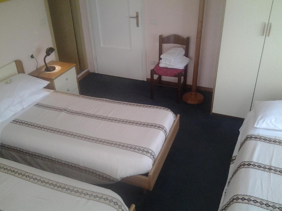 Hotel Poggio D'Oro Riva di Solto Room photo