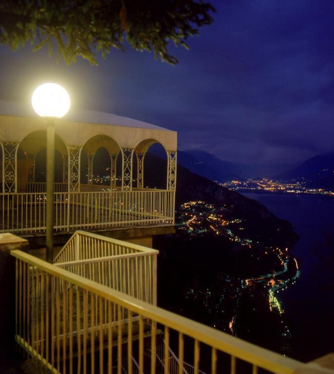 Hotel Poggio D'Oro Riva di Solto Exterior photo