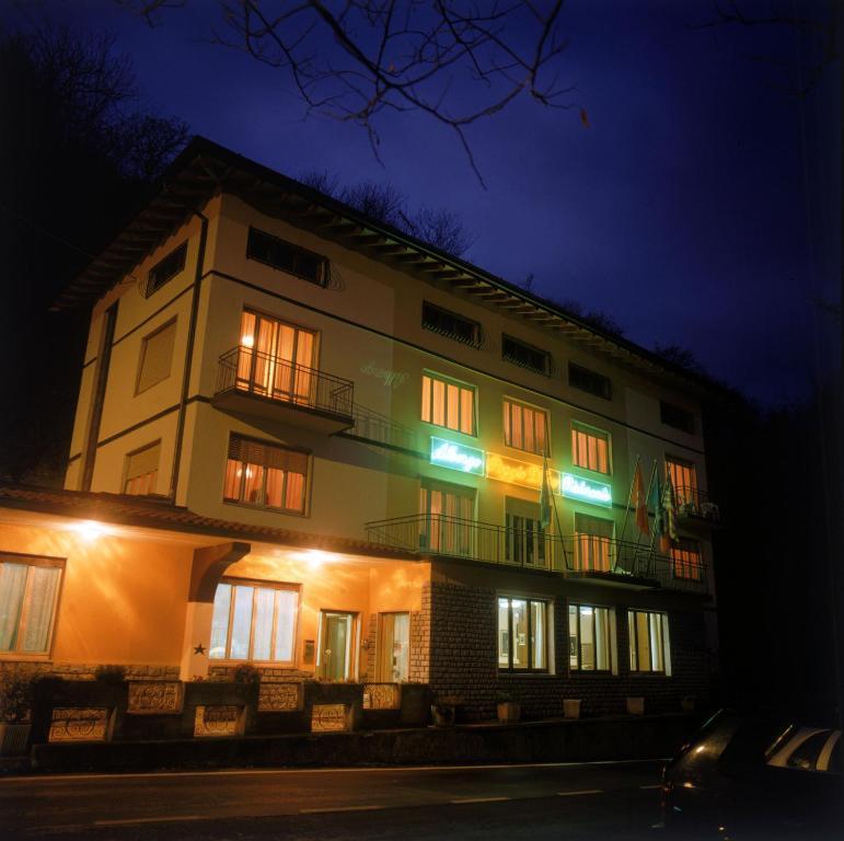 Hotel Poggio D'Oro Riva di Solto Exterior photo
