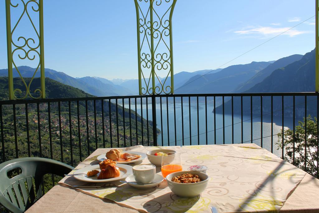 Hotel Poggio D'Oro Riva di Solto Exterior photo