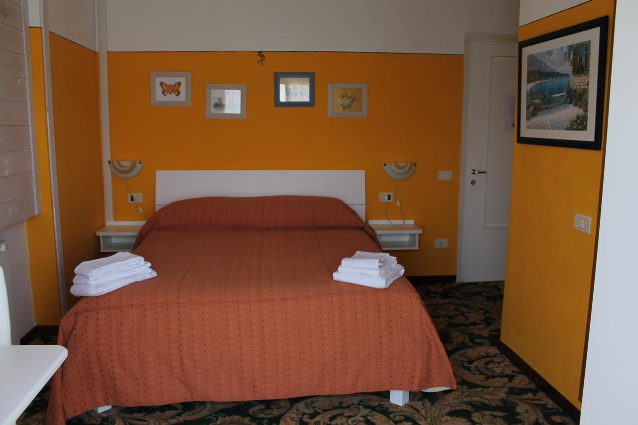 Hotel Poggio D'Oro Riva di Solto Exterior photo